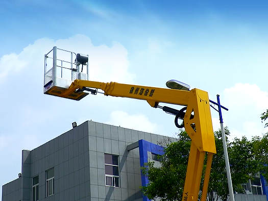 小拐臂式帶電作業車（18米）